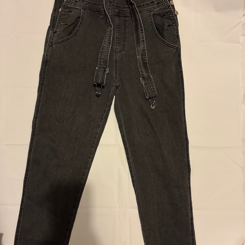 Stylish Black Denim Jeans with Belt
